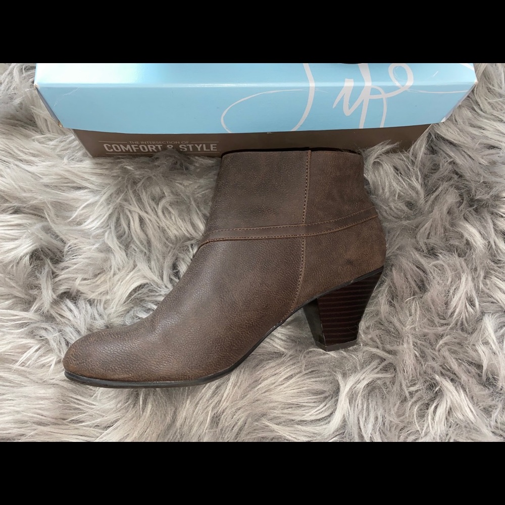 Booties - Picture 4 of 4